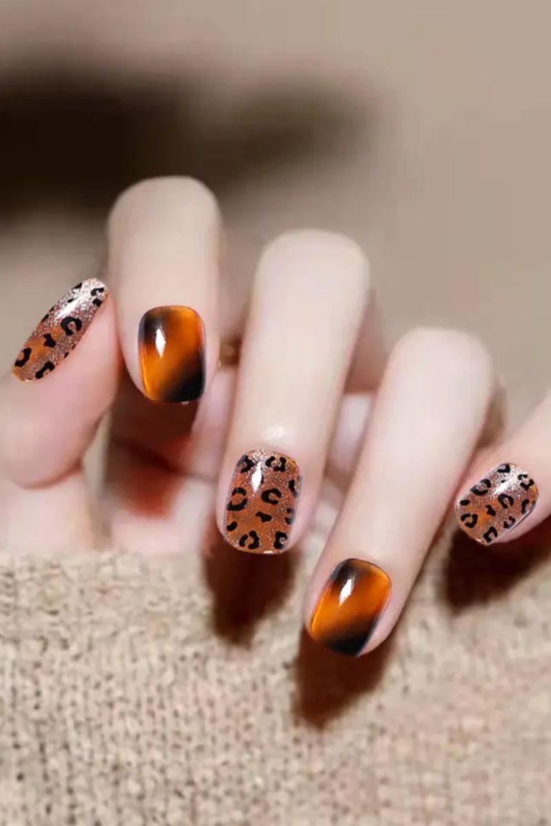 Ảnh nail tay mắt mèo sành điệu 22