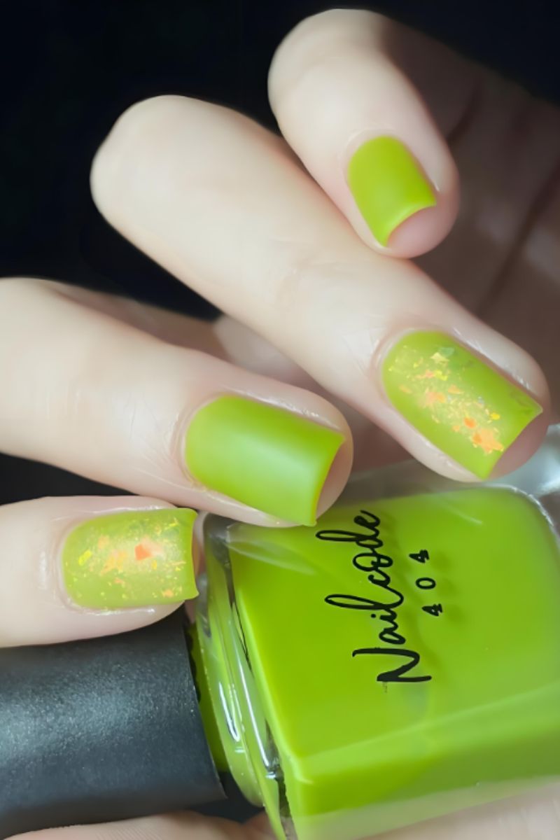 Nail xanh lá cây vảy sơn đẹp