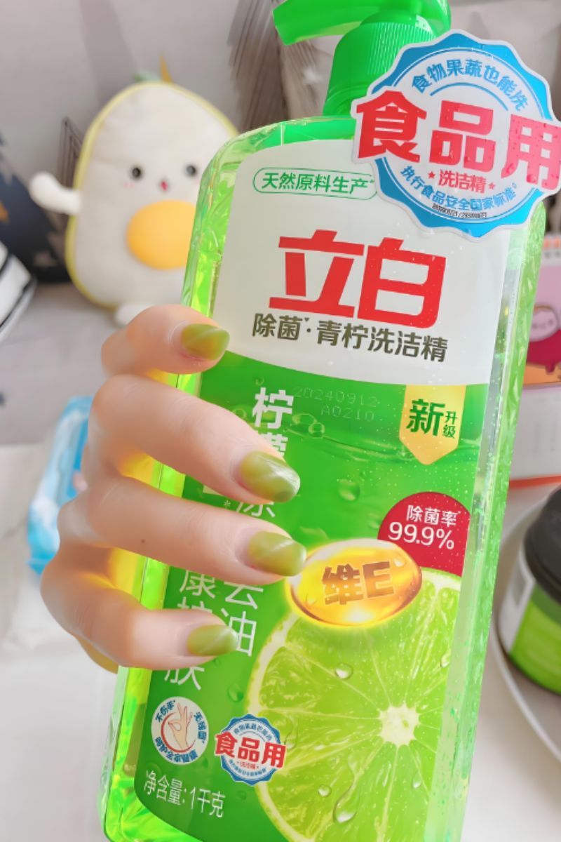 Nail màu xanh lá vân đá đẹp