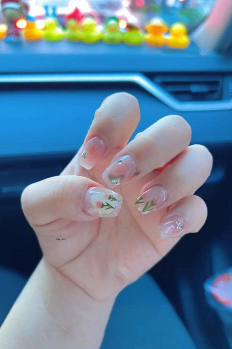 Ảnh vẽ nail hoa tulip 16