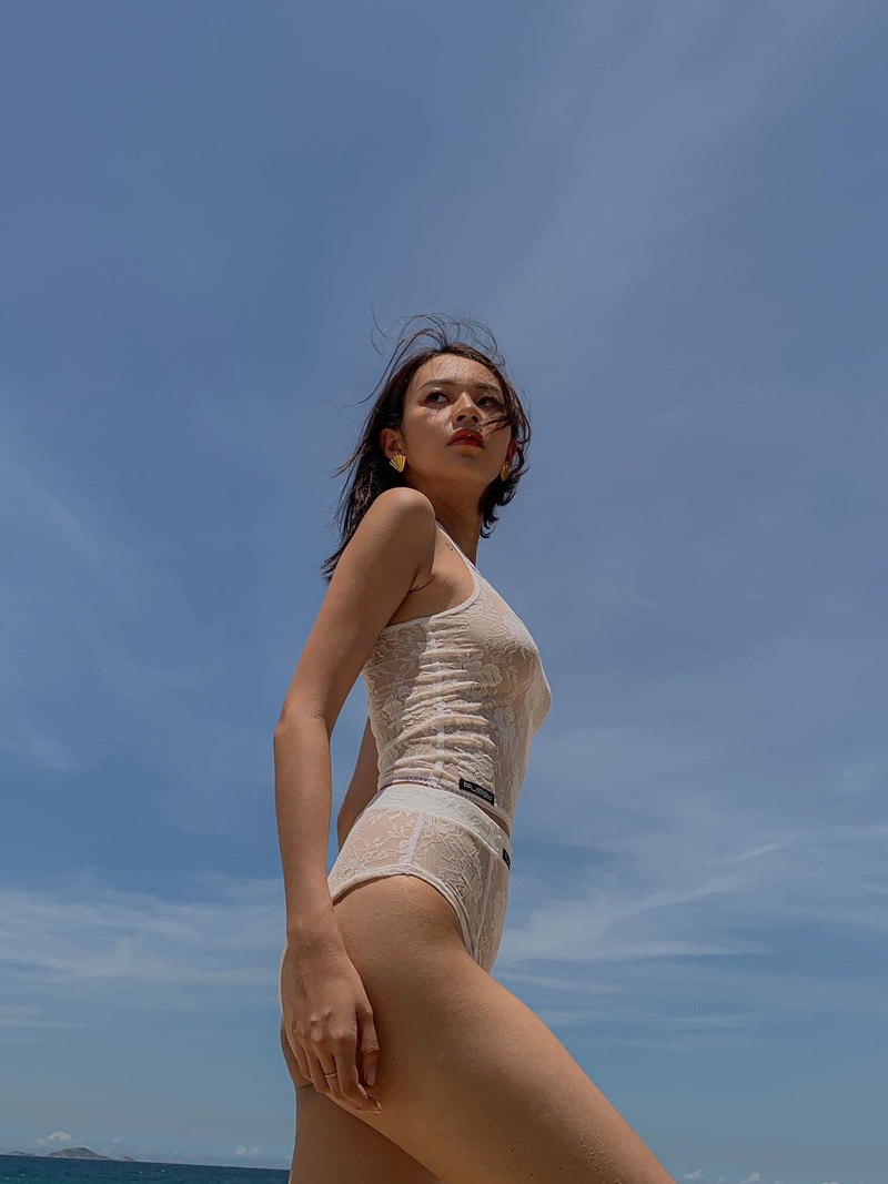 Ảnh Phí Phương Anh bikini cá tính